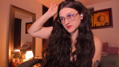 Snapshot of _peach__ chatting on 7, 11, 2025 violeta ig online show from 7, 11, 2025