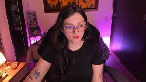 Snapshot of _peach__ chatting on 15, 11, 2025 violeta ig online show from 15, 11, 2025