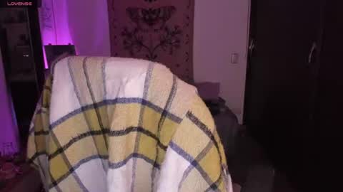 Snapshot of _peach__ chatting on 29, 6, 2026 violeta ig online show from 29, 6, 2026