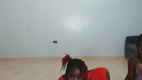 Snapshot of _prettyred chatting on 2, 10, 2025 _prettyred online show from 2, 10, 2025