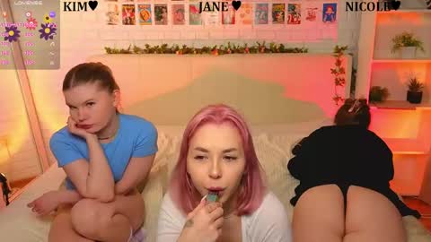 Snapshot of _ramune_ chatting on 8, 6, 2026 Merlizz Eva Jane Mila Nicole left to right online show from 8, 6, 2026