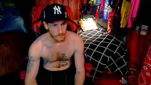 Snapshot of _redxxx chatting on 12, 4, 2026 REDxxx online show from 12, 4, 2026