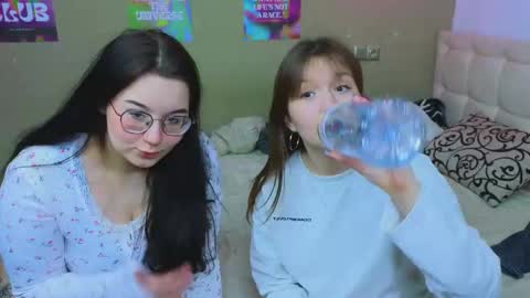 Snapshot of _reverse_gang_ chatting on 3, 3, 2025 LISSAPVT IS OPEN online show from 3, 3, 2025