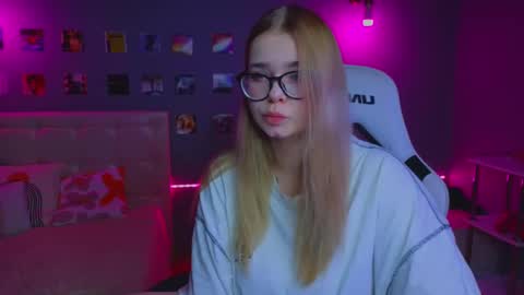 Snapshot of _reverse_gang_ chatting on 11, 3, 2025 LISSAPVT IS OPEN online show from 11, 3, 2025