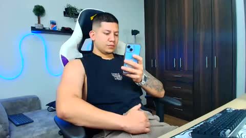 Snapshot of _robertobaggio chatting on 8, 2, 2025 Roberto online show from 8, 2, 2025