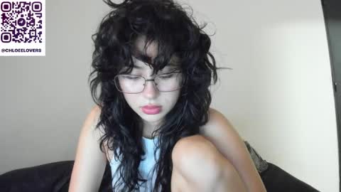 Chloee online show from 4, 5, 2026