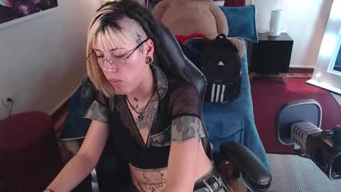 Snapshot of _sharlotte777 chatting on 10, 2, 2025 _sharlotte777 online show from 10, 2, 2025