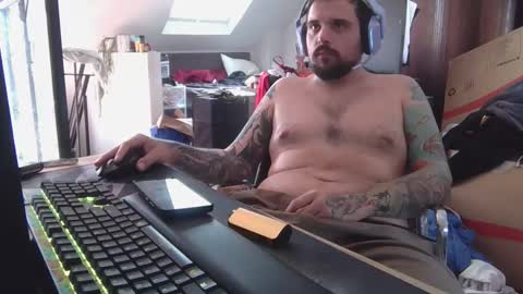 _smiley_bear27 online show from 23, 12, 2025