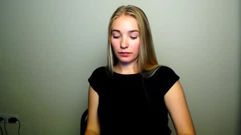 Snapshot of _snow_queen__ chatting on 13, 10, 2025 Rachel online show from 13, 10, 2025