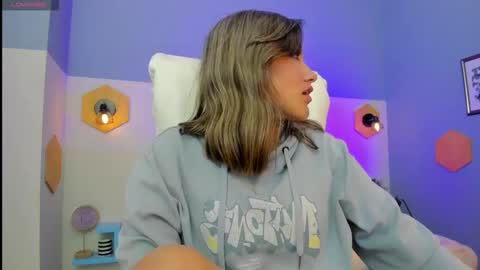 Sophie  online show from 25, 3, 2026