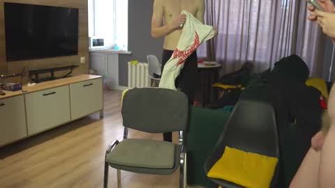 OLIVERpvt is open online show from 10, 2, 2025