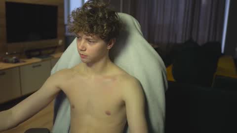 OLIVERpvt is open online show from 18, 2, 2025