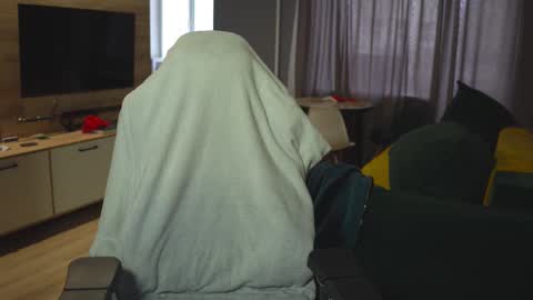 OLIVERpvt is open online show from 4, 3, 2025