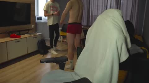 OLIVERpvt is open online show from 10, 3, 2025