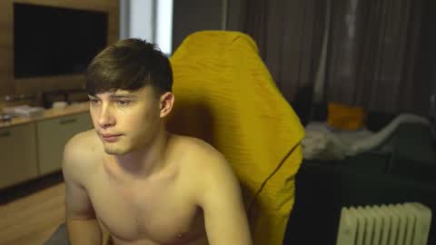 OLIVERpvt is open online show from 15, 9, 2025