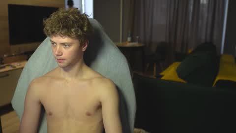 OLIVERpvt is open online show from 26, 10, 2025