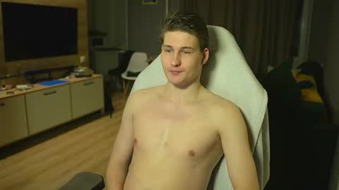 OLIVERpvt is open online show from 1, 12, 2025