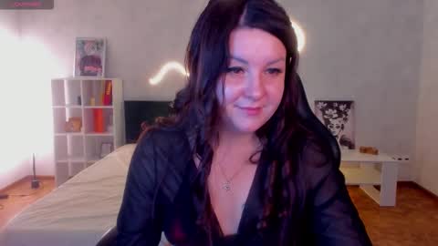 Snapshot of _still_her chatting on 28, 11, 2025 Erica online show from 28, 11, 2025