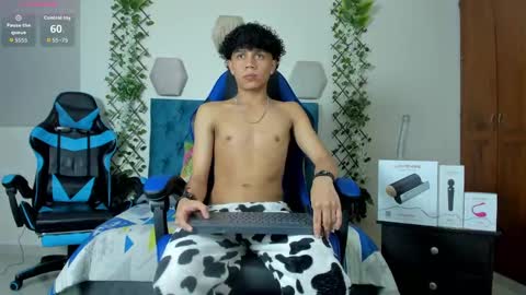 Snapshot of _taylor_black chatting on 7, 10, 2025 Taylor online show from 7, 10, 2025