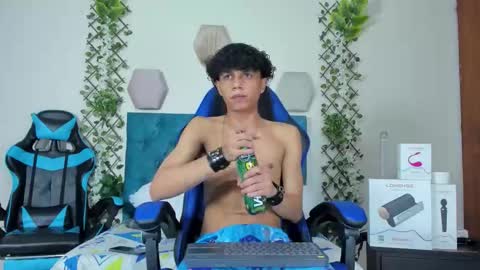 Snapshot of _taylor_black chatting on 17, 10, 2025 Taylor online show from 17, 10, 2025