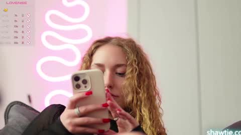 Snapshot of _taylor_swift chatting on 14, 1, 2025 Taylor online show from 14, 1, 2025