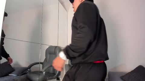 _taylorblack online show from 9, 4, 2026