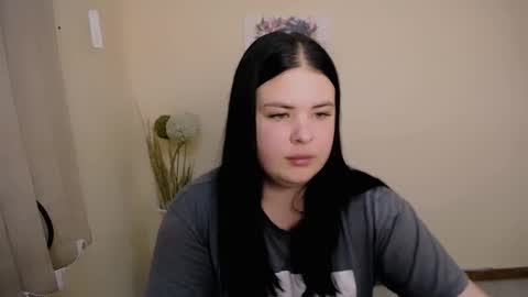 Snapshot of _trisha_li chatting on 17, 9, 2025 Trisha online show from 17, 9, 2025