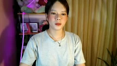 Snapshot of _urpetitegirl chatting on 14, 6, 2026 _urpetitegirl online show from 14, 6, 2026