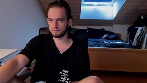 Snapshot of _v_l_a_d_ chatting on 4, 7, 2026 Vlad online show from 4, 7, 2026