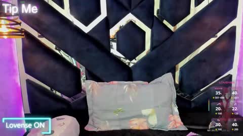 Snapshot of _vermell_ chatting on 26, 10, 2025 Vermeil online show from 26, 10, 2025