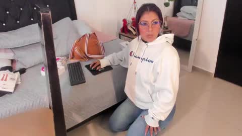 Veronica online show from 6, 3, 2025