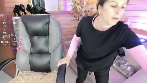 Snapshot of _victoria_collins chatting on 7, 6, 2026 Sol online show from 7, 6, 2026