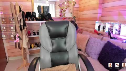 Snapshot of _victoria_collins chatting on 15, 6, 2026 Sol online show from 15, 6, 2026