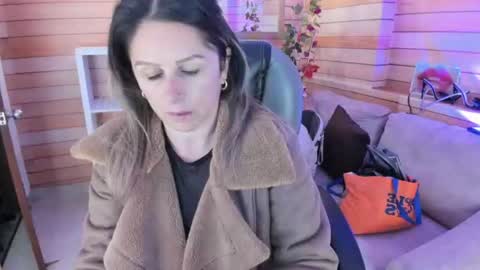 Snapshot of _victoria_collins chatting on 4, 7, 2026 Sol online show from 4, 7, 2026