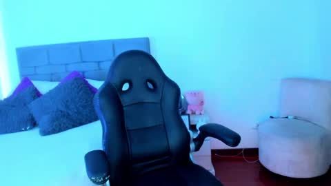 Snapshot of _viviana chatting on 26, 12, 2024 INSTAGRAM pinzon viviana online show from 26, 12, 2024