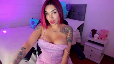 Snapshot of _viviana chatting on 12, 10, 2025 INSTAGRAM pinzon viviana online show from 12, 10, 2025