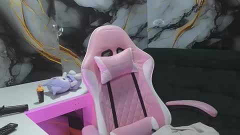 Snapshot of _weird_sativa chatting on 5, 3, 2026 _weird_sativa online show from 5, 3, 2026