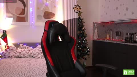 Snapshot of _whoareu_ chatting on 18, 12, 2024 Kristina online show from 18, 12, 2024