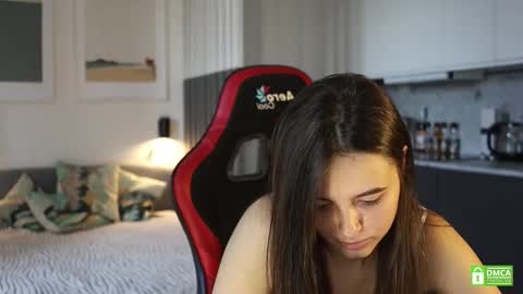 Snapshot of _whoareu_ chatting on 11, 9, 2025 Kristina online show from 11, 9, 2025