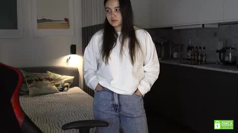 Snapshot of _whoareu_ chatting on 13, 9, 2025 Kristina online show from 13, 9, 2025