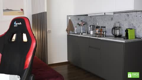 Snapshot of _whoareu_ chatting on 25, 9, 2025 Kristina online show from 25, 9, 2025