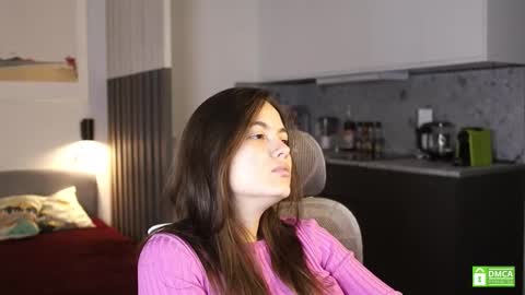 Snapshot of _whoareu_ chatting on 5, 10, 2025 Kristina online show from 5, 10, 2025