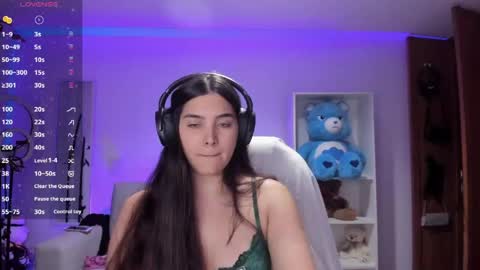 Snapshot of _wtdreamgirl chatting on 5, 6, 2026 Luisa online show from 5, 6, 2026