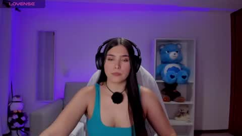 Snapshot of _wtdreamgirl chatting on 4, 7, 2026 Luisa online show from 4, 7, 2026