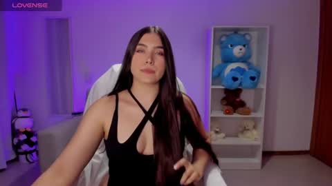 Snapshot of _wtdreamgirl chatting on 13, 7, 2026 Luisa online show from 13, 7, 2026