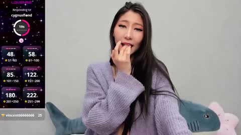 Mia online show from 4, 12, 2025