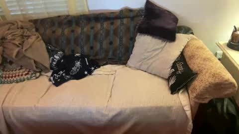 Snapshot of a_may_zingt chatting on 9, 10, 2025 Thesexystoner online show from 9, 10, 2025