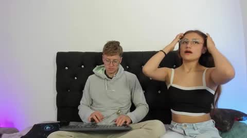 A Sexy Couple online show from 19, 12, 2025