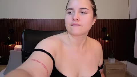 Abby Lee  online show from 14, 4, 2026