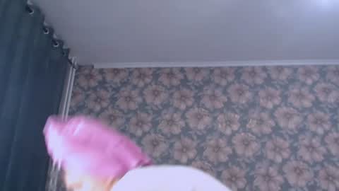 Snapshot of aalicebubble chatting on 7, 7, 2026 Alice online show from 7, 7, 2026